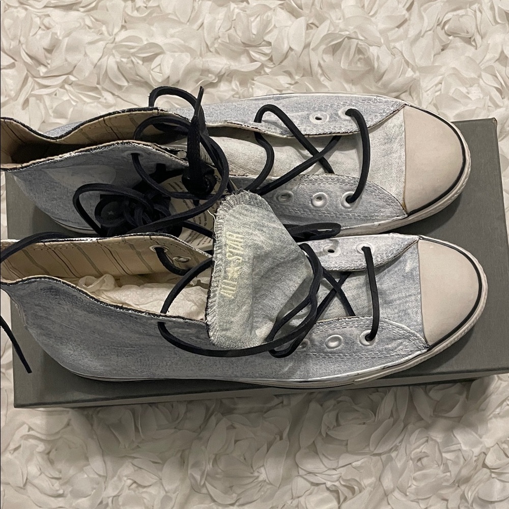 Stylish Men's Sneakers in Gray and Black